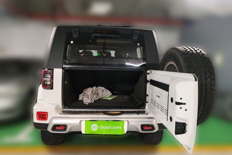 Used BAIC Off-Road BJ40 2019 PLUS 2.3T Manual Four-Wheel Drive Prestige Edition China VI Emission Standard Trunk