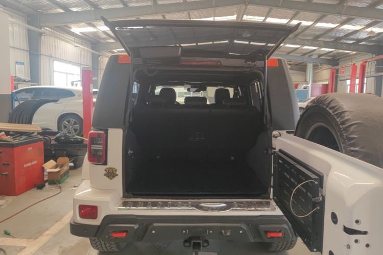 Used BAIC Off-Road BJ40 2019 PLUS 2.3T Automatic Four-Wheel Drive Premium Edition China VI Trunk