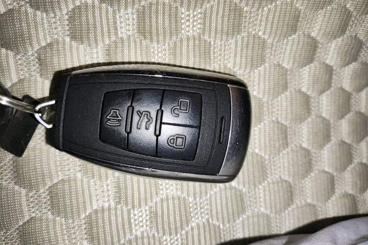 Used BAIC Off-Road BJ40 2019 PLUS 2.3T Manual Four-Wheel Drive Prestige Edition China VI Emission Standard Vehicle Key