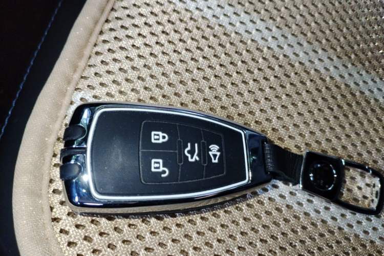 Used BAIC Off-Road BJ40 2019 2.3T Automatic Four-Wheel Drive Urban Hunter Edition Premium Model China VI Emission Standard Vehicle Key