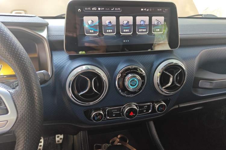 Used BAIC Off-Road BJ40 2019 2.3T Automatic Four-Wheel Drive Ring the Tower Champion Edition China VI Audio And AC Panel