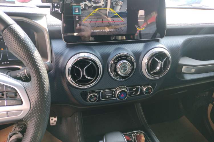 Used BAIC Off-Road BJ40 2019 2.3T Automatic Four-Wheel Drive Ring the Tower Champion Edition China VI Audio And AC Panel