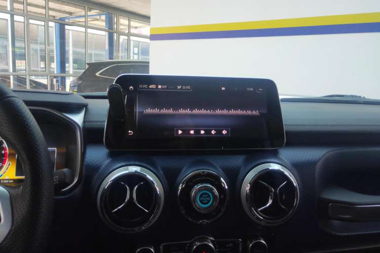 Used BAIC Off-Road BJ40 2019 2.3T Automatic Four-Wheel Drive Ring the Tower Champion Edition China VI Audio And AC Panel