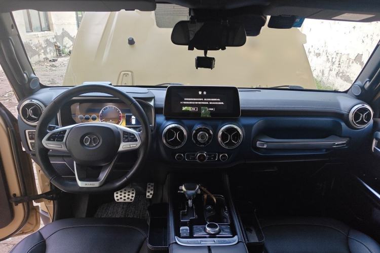 Used BAIC Off-Road BJ40 2019 2.3T Automatic Four-Wheel Drive Ring the Tower Champion Edition China VI Center Console