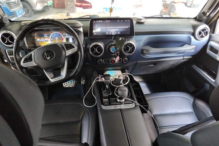 Used BAIC Off-Road BJ40 2019 2.3T Automatic Four-Wheel Drive Ring the Tower Champion Edition China VI Center Console