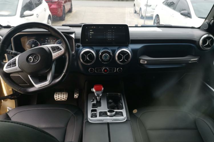 Used BAIC Off-Road BJ40 2019 2.3T Automatic Four-Wheel Drive Ring the Tower Champion Edition China VI Center Console