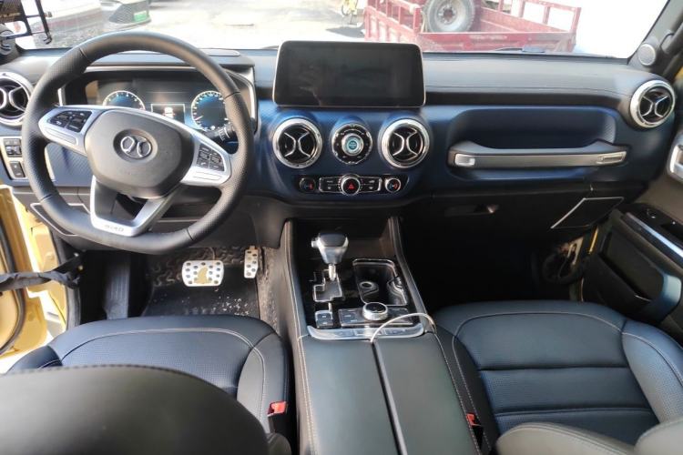 Used BAIC Off-Road BJ40 2019 2.3T Automatic Four-Wheel Drive Ring the Tower Champion Edition China VI Center Console