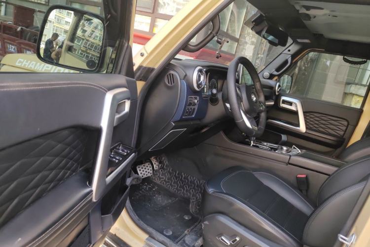 Used BAIC Off-Road BJ40 2019 2.3T Automatic Four-Wheel Drive Ring the Tower Champion Edition China VI Driver Seat