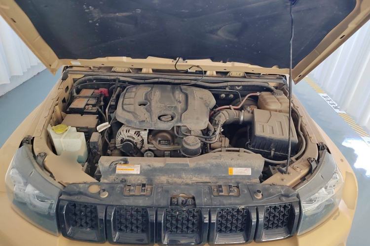 Used BAIC Off-Road BJ40 2019 2.3T Automatic Four-Wheel Drive Ring the Tower Champion Edition China VI Engine Bay