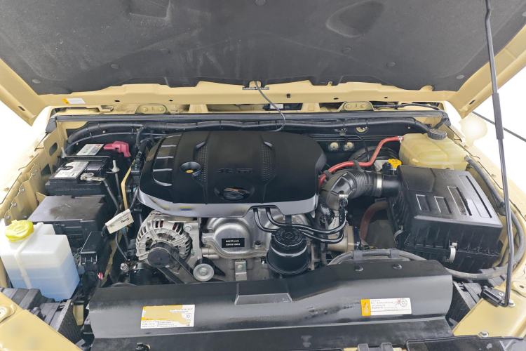 Used BAIC Off-Road BJ40 2019 2.3T Automatic Four-Wheel Drive Ring the Tower Champion Edition China VI Engine Bay