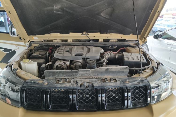 Used BAIC Off-Road BJ40 2019 2.3T Automatic Four-Wheel Drive Ring the Tower Champion Edition China VI Engine Bay