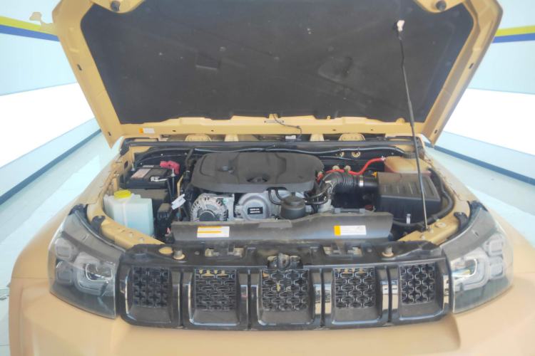 Used BAIC Off-Road BJ40 2019 2.3T Automatic Four-Wheel Drive Ring the Tower Champion Edition China VI Engine Bay