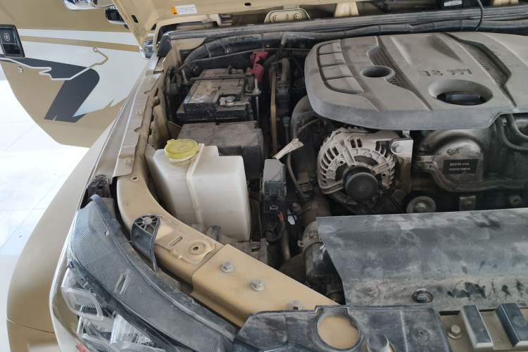 Used BAIC Off-Road BJ40 2019 2.3T Automatic Four-Wheel Drive Ring the Tower Champion Edition China VI Engine Bay Right