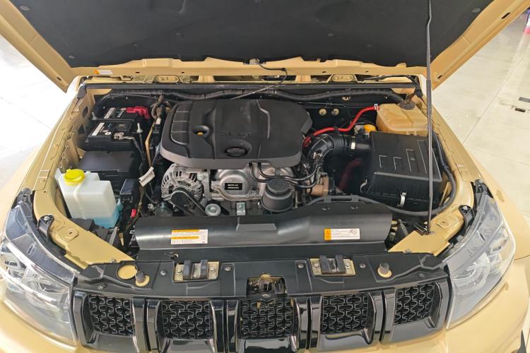 Used BAIC Off-Road BJ40 2019 2.3T Automatic Four-Wheel Drive Ring the Tower Champion Edition China VI Engine Bay