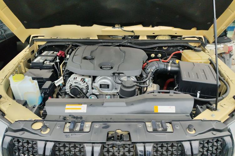 Used BAIC Off-Road BJ40 2019 2.3T Automatic Four-Wheel Drive Ring the Tower Champion Edition China VI Engine Bay