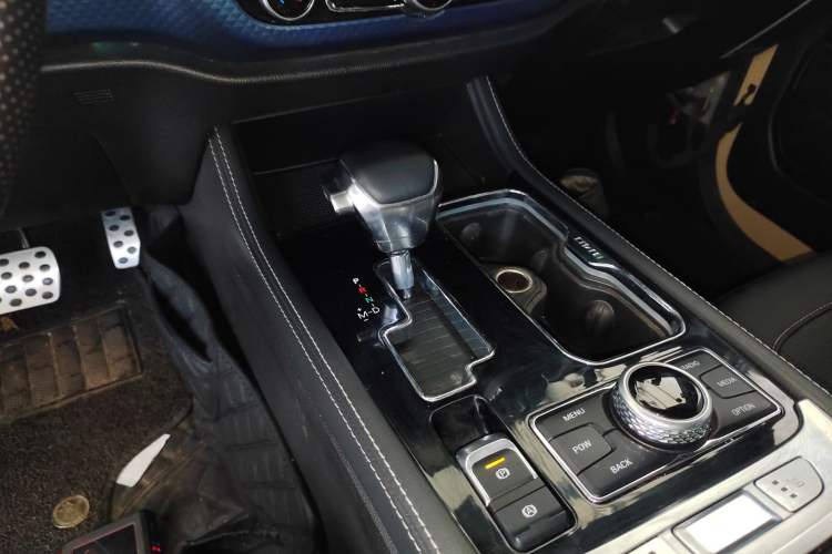 Used BAIC Off-Road BJ40 2019 2.3T Automatic Four-Wheel Drive Ring the Tower Champion Edition China VI Gear Lever