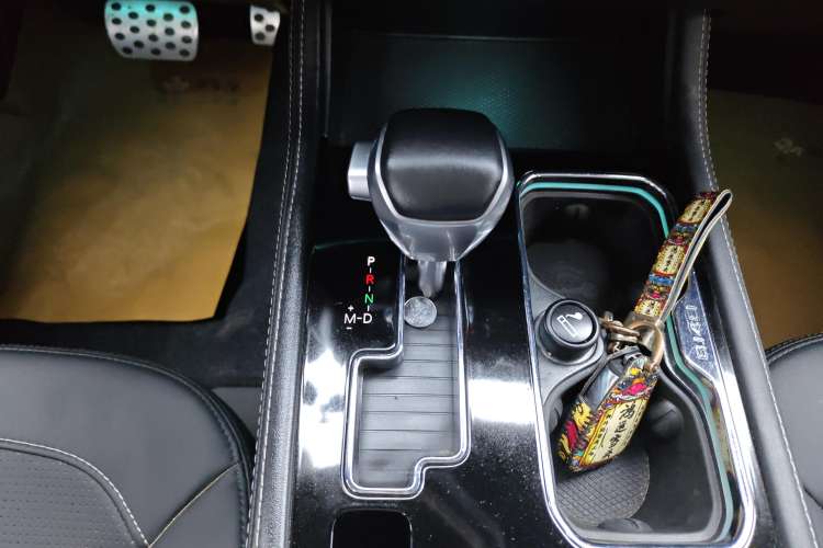 Used BAIC Off-Road BJ40 2019 2.3T Automatic Four-Wheel Drive Ring the Tower Champion Edition China VI Gear Lever