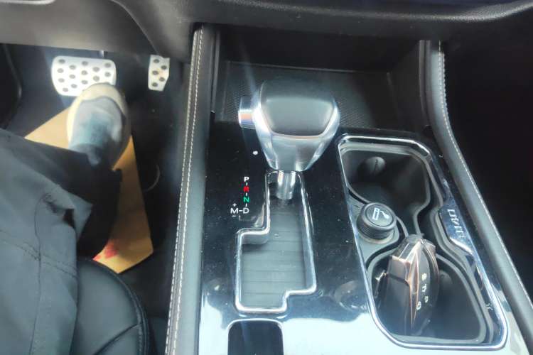 Used BAIC Off-Road BJ40 2019 2.3T Automatic Four-Wheel Drive Ring the Tower Champion Edition China VI Gear Lever