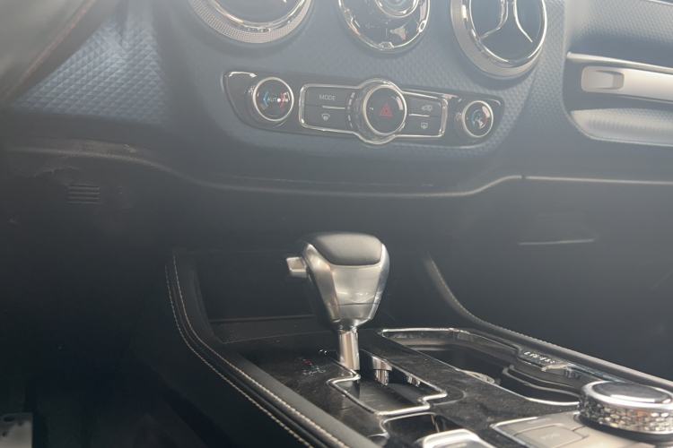 Used BAIC Off-Road BJ40 2019 2.3T Automatic Four-Wheel Drive Ring the Tower Champion Edition China VI Gear Lever
