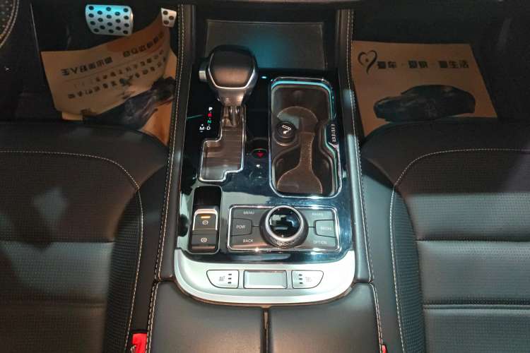 Used BAIC Off-Road BJ40 2019 2.3T Automatic Four-Wheel Drive Ring the Tower Champion Edition China VI Gear Lever