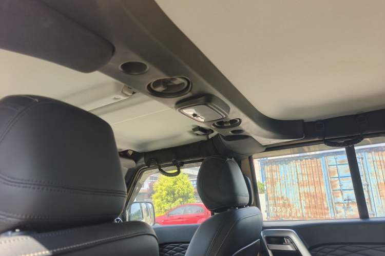 Used BAIC Off-Road BJ40 2019 2.3T Automatic Four-Wheel Drive Ring the Tower Champion Edition China VI Headliner