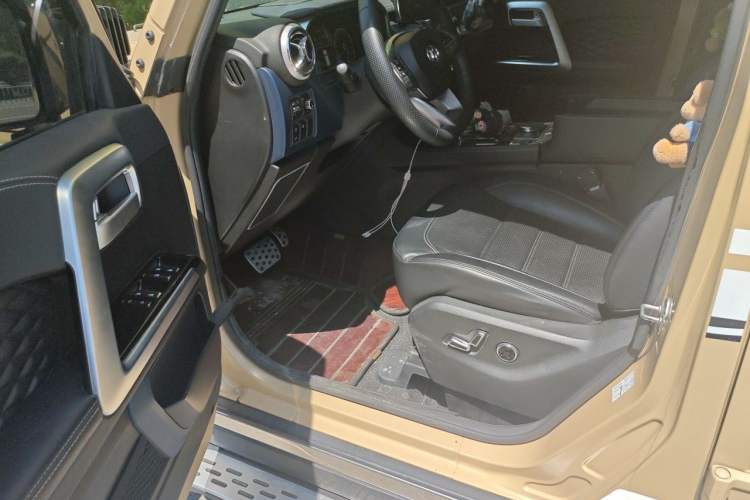 Used BAIC Off-Road BJ40 2019 2.3T Automatic Four-Wheel Drive Ring the Tower Champion Edition China VI Interior 3