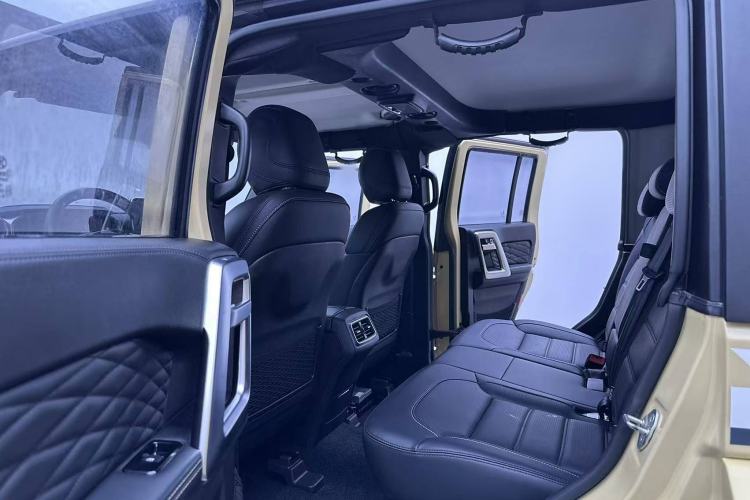 Used BAIC Off-Road BJ40 2019 2.3T Automatic Four-Wheel Drive Ring the Tower Champion Edition China VI Interior 5