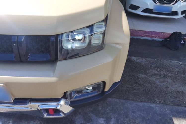 Used BAIC Off-Road BJ40 2019 2.3T Automatic Four-Wheel Drive Ring the Tower Champion Edition China VI Left Front Headlight