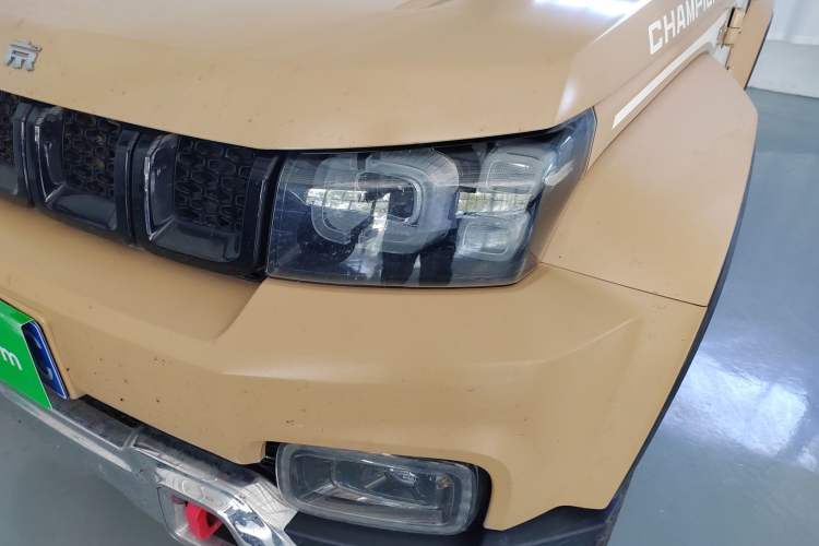 Used BAIC Off-Road BJ40 2019 2.3T Automatic Four-Wheel Drive Ring the Tower Champion Edition China VI Left Front Headlight