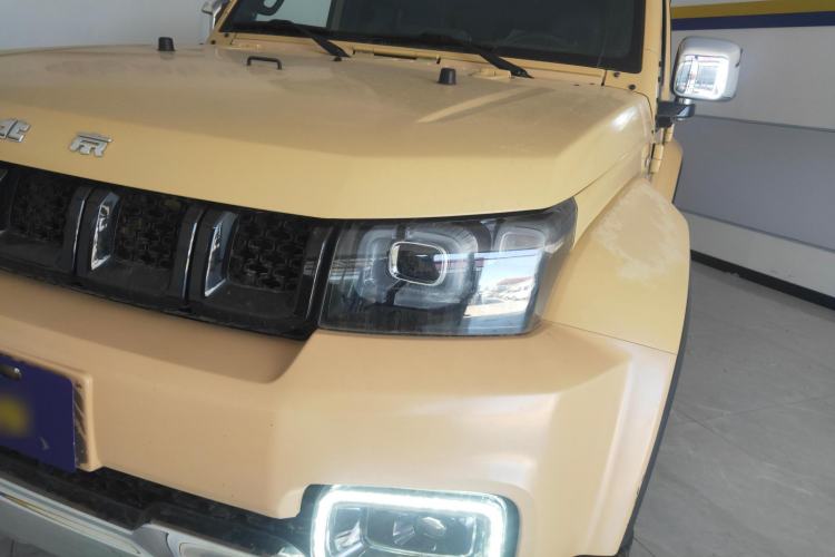 Used BAIC Off-Road BJ40 2019 2.3T Automatic Four-Wheel Drive Ring the Tower Champion Edition China VI Left Front Headlight