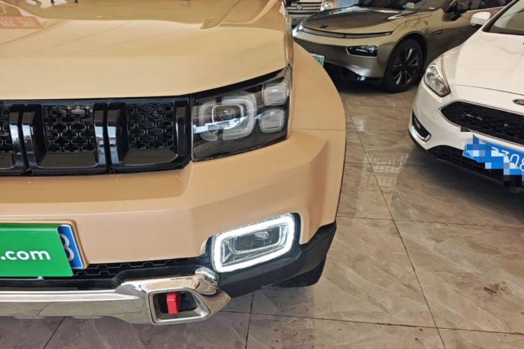 Used BAIC Off-Road BJ40 2019 2.3T Automatic Four-Wheel Drive Ring the Tower Champion Edition China VI Left Front Headlight