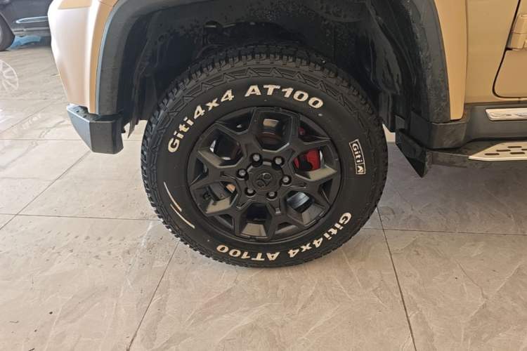 Used BAIC Off-Road BJ40 2019 2.3T Automatic Four-Wheel Drive Ring the Tower Champion Edition China VI Left Front Wheel Hub
