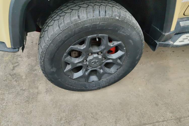 Used BAIC Off-Road BJ40 2019 2.3T Automatic Four-Wheel Drive Ring the Tower Champion Edition China VI Left Front Wheel Hub