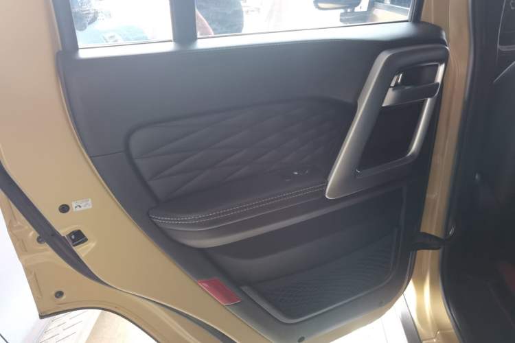 Used BAIC Off-Road BJ40 2019 2.3T Automatic Four-Wheel Drive Ring the Tower Champion Edition China VI Left Rear Door Interior