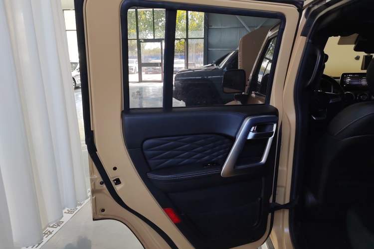 Used BAIC Off-Road BJ40 2019 2.3T Automatic Four-Wheel Drive Ring the Tower Champion Edition China VI Left Rear Door Interior