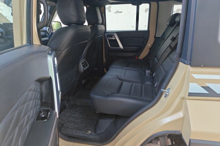 Used BAIC Off-Road BJ40 2019 2.3T Automatic Four-Wheel Drive Ring the Tower Champion Edition China VI Left Rear Seat