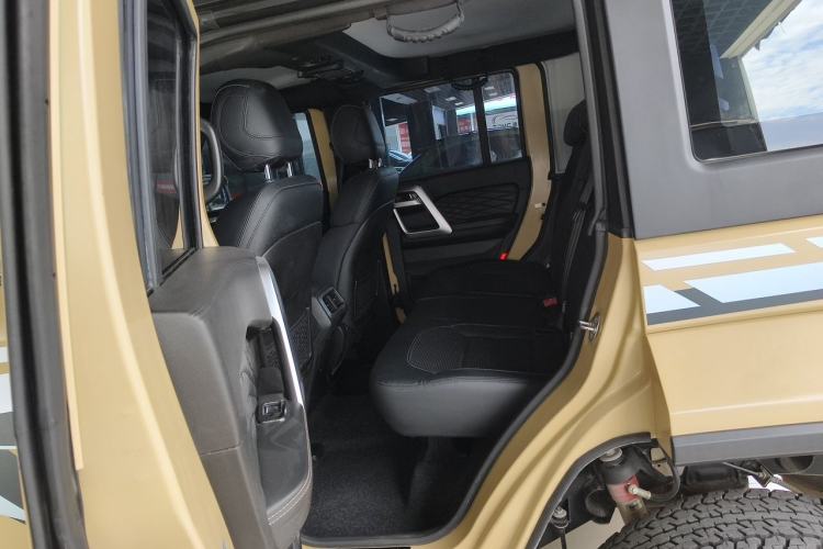 Used BAIC Off-Road BJ40 2019 2.3T Automatic Four-Wheel Drive Ring the Tower Champion Edition China VI Left Rear Seat