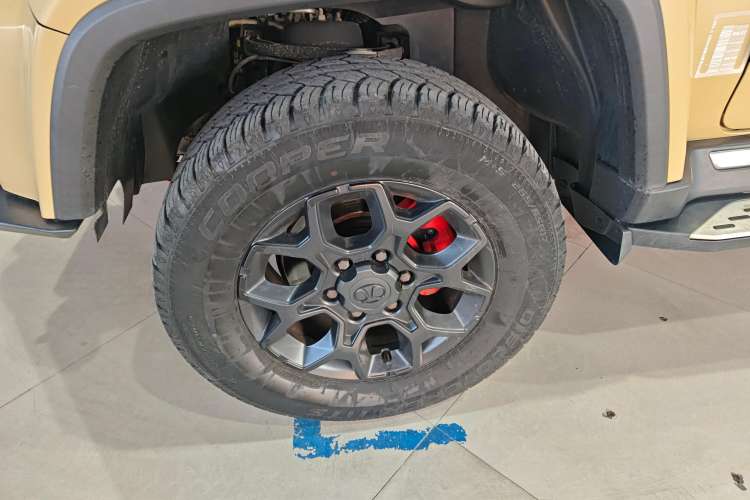 Used BAIC Off-Road BJ40 2019 2.3T Automatic Four-Wheel Drive Ring the Tower Champion Edition China VI Left Rear Wheel Hub