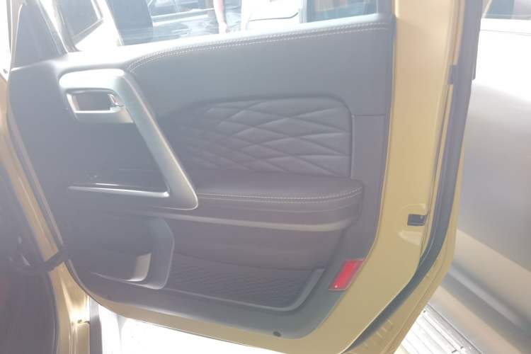 Used BAIC Off-Road BJ40 2019 2.3T Automatic Four-Wheel Drive Ring the Tower Champion Edition China VI Right Front Door Interior
