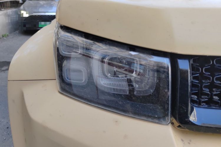 Used BAIC Off-Road BJ40 2019 2.3T Automatic Four-Wheel Drive Ring the Tower Champion Edition China VI Right Front Headlight