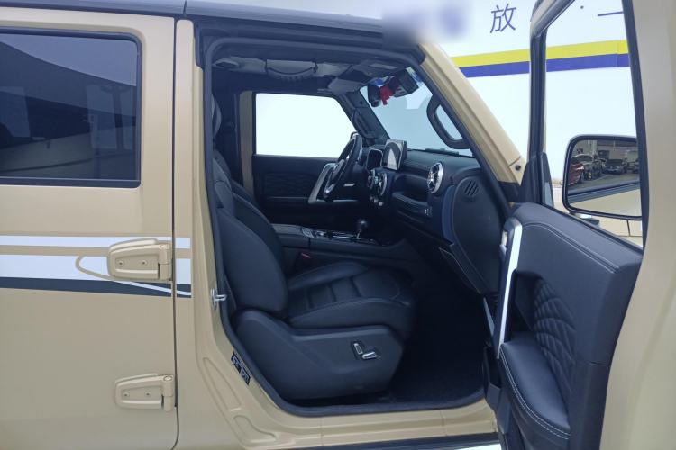 Used BAIC Off-Road BJ40 2019 2.3T Automatic Four-Wheel Drive Ring the Tower Champion Edition China VI Right Front Seat