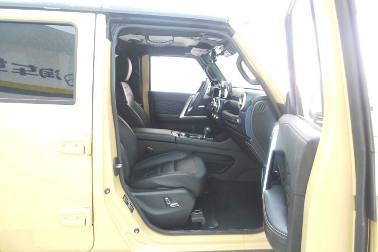 Used BAIC Off-Road BJ40 2019 2.3T Automatic Four-Wheel Drive Ring the Tower Champion Edition China VI Right Front Seat