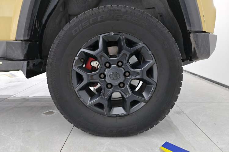 Used BAIC Off-Road BJ40 2019 2.3T Automatic Four-Wheel Drive Ring the Tower Champion Edition China VI Right Front Wheel Hub