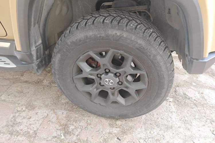 Used BAIC Off-Road BJ40 2019 2.3T Automatic Four-Wheel Drive Ring the Tower Champion Edition China VI Right Front Wheel Hub