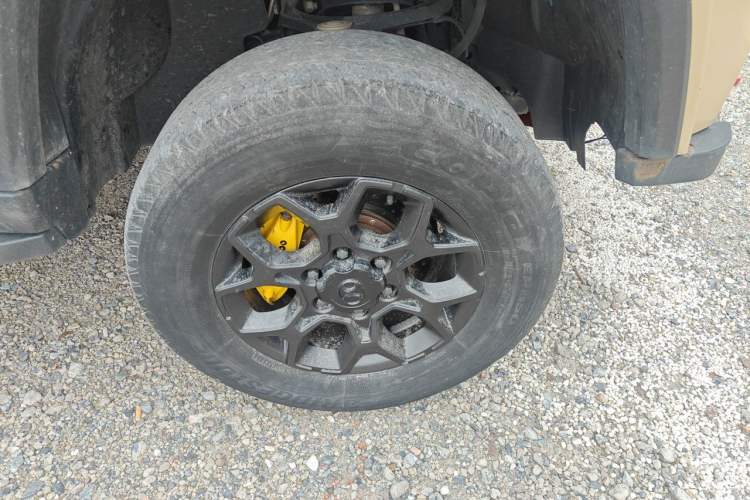 Used BAIC Off-Road BJ40 2019 2.3T Automatic Four-Wheel Drive Ring the Tower Champion Edition China VI Right Front Wheel Hub