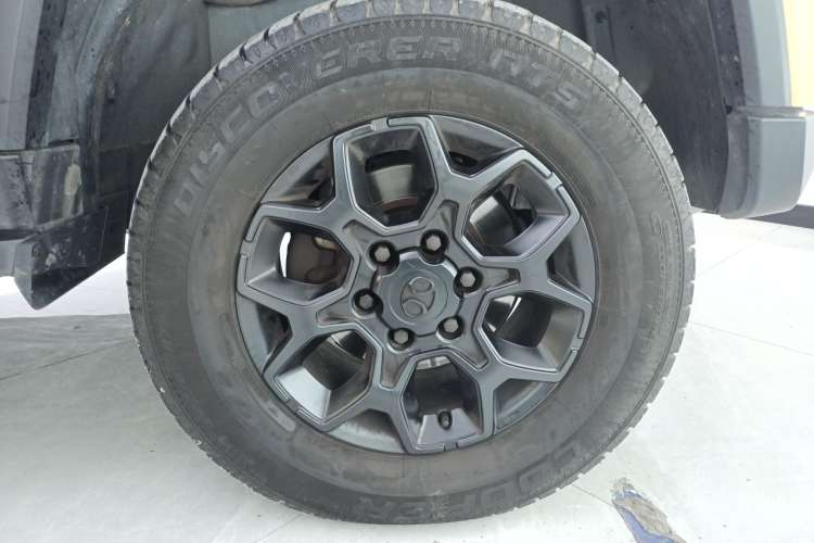 Used BAIC Off-Road BJ40 2019 2.3T Automatic Four-Wheel Drive Ring the Tower Champion Edition China VI Right Front Wheel Hub
