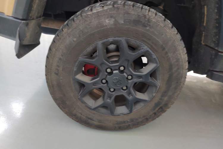 Used BAIC Off-Road BJ40 2019 2.3T Automatic Four-Wheel Drive Ring the Tower Champion Edition China VI Right Rear Wheel Hub