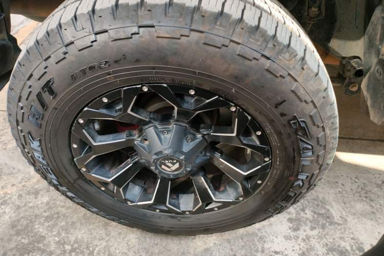 Used BAIC Off-Road BJ40 2019 2.3T Automatic Four-Wheel Drive Ring the Tower Champion Edition China VI Right Rear Wheel Hub