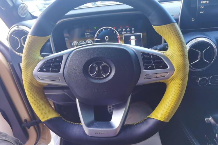 Used BAIC Off-Road BJ40 2019 2.3T Automatic Four-Wheel Drive Ring the Tower Champion Edition China VI Steering Wheel