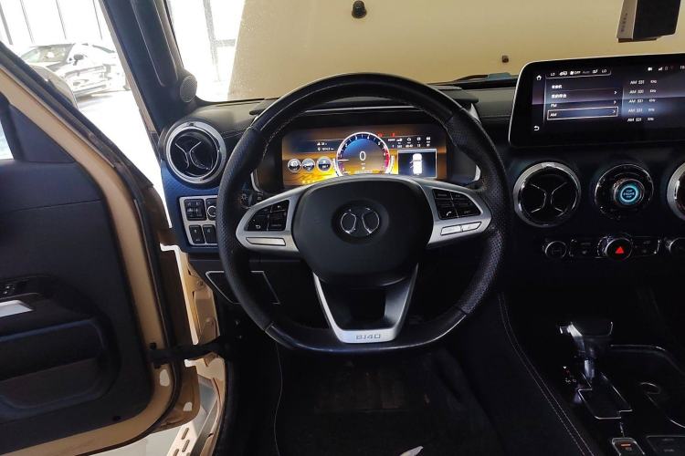 Used BAIC Off-Road BJ40 2019 2.3T Automatic Four-Wheel Drive Ring the Tower Champion Edition China VI Steering Wheel
